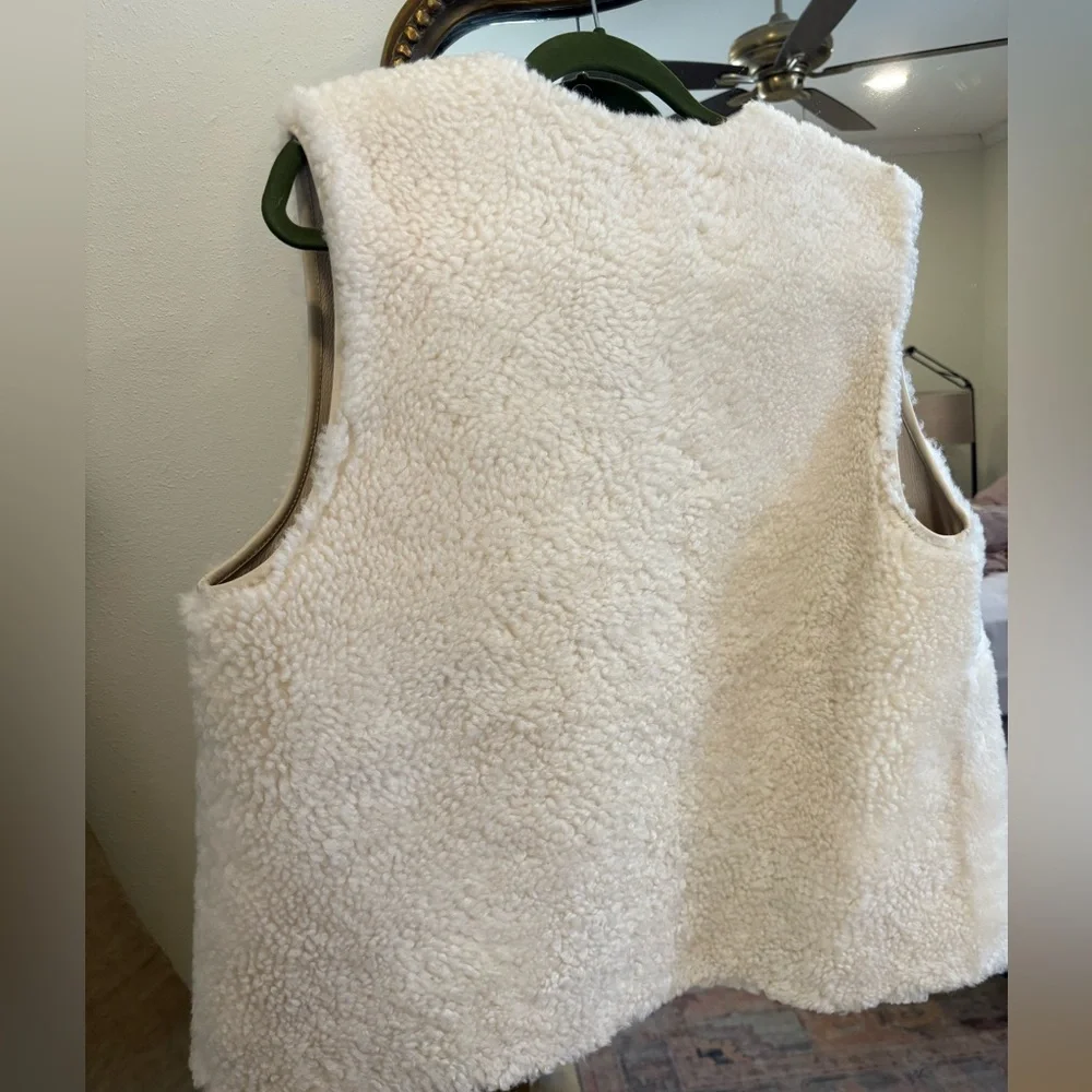 Honeydove Shearling Vest - Picture 2 of 5